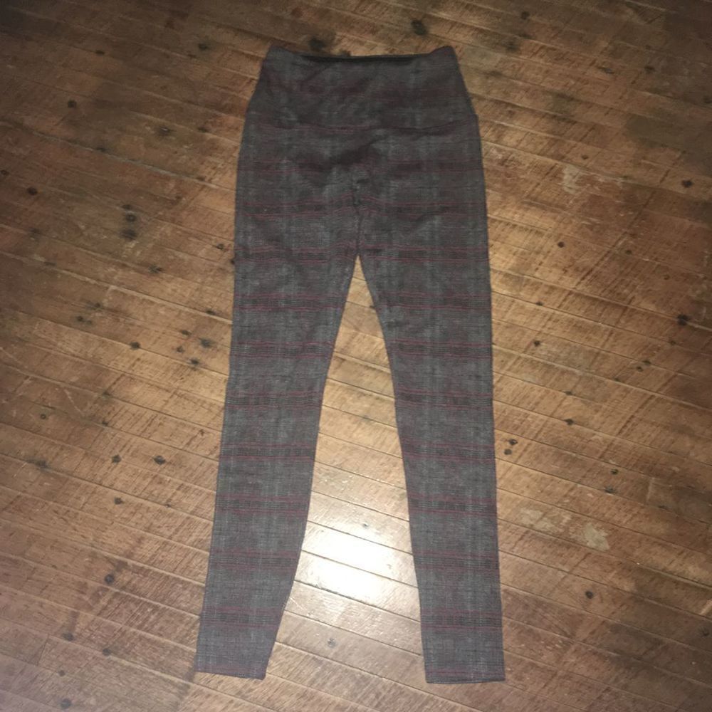 Lysse gray and red tartan plaid XS shapewear leggings